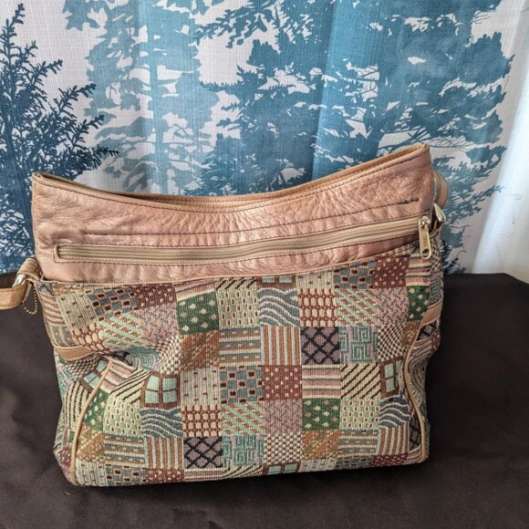 Boho patchwork perfection 💕 SAS tapestry shoulder bag made in the USA! - Picture 6 of 10